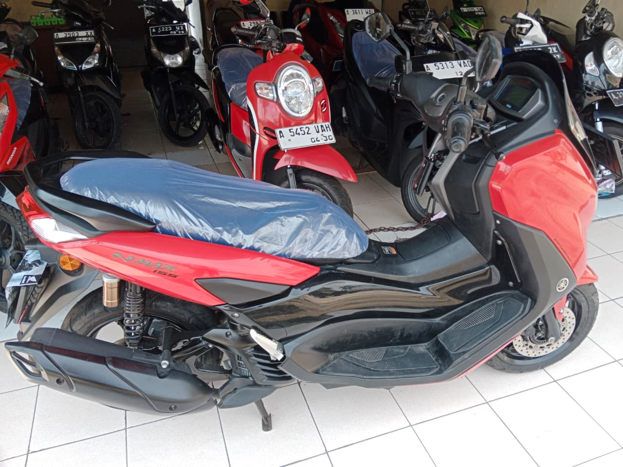 YAMAHA NMAX